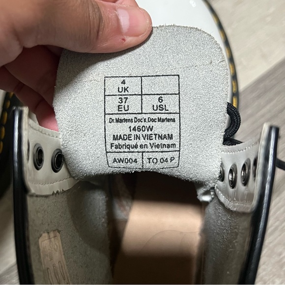 Dr. Martens 1460 Women's Patent Leather Lace Up Boots White Size 6 - Picture 6 of 15